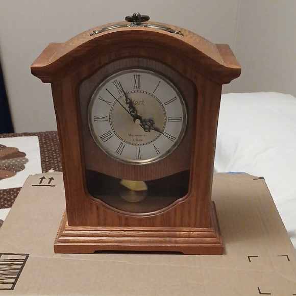 Classic Wooden Wall Clock with Gold Details - Picture 1 of 5
